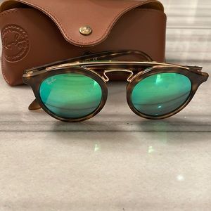 Ray Ban Green Mirror style 4256 sunglasses